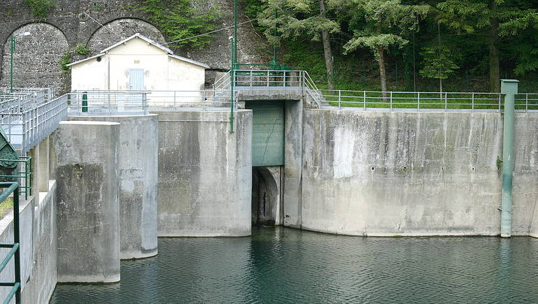  Image name: 10-molino del pallone.jpg 
 width: 770 pixel 
 height: 435 pixel 
 Size: 84876 bytes 
 Click to enlarge 